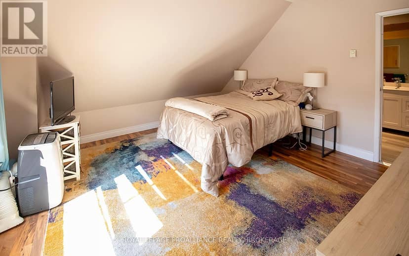 2 - 244 King Street E — photo 12 of 17