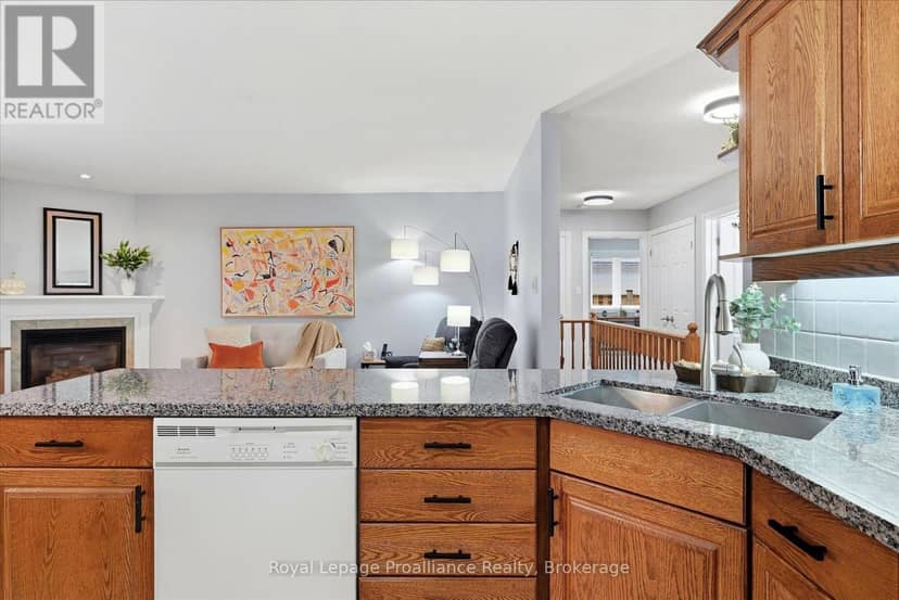2979 Jennifer Drive — photo 14 of 40