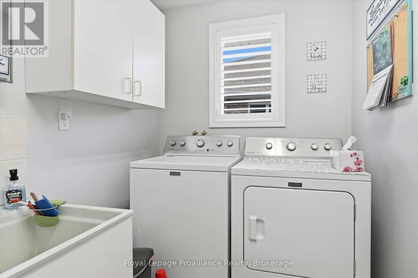 2979 Jennifer Drive — photo 33 of 40