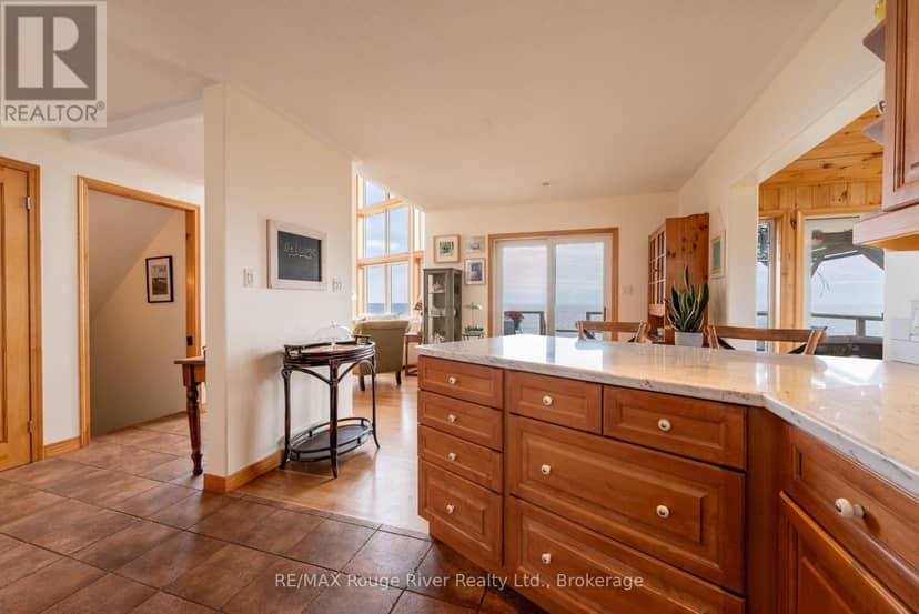 455 Lakeshore Road — photo 12 of 40