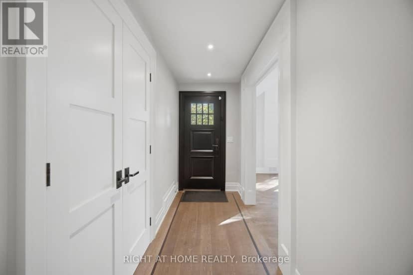 1037 Lakeshore Road W — photo 12 of 40