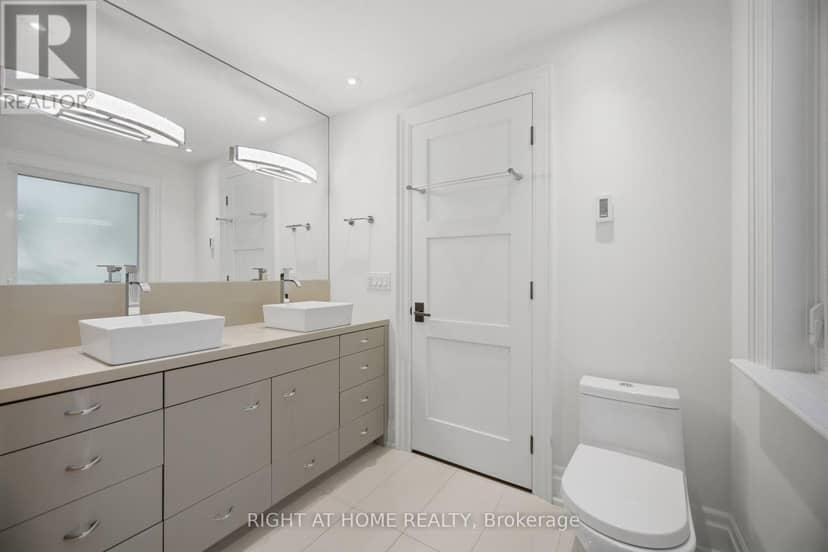 1037 Lakeshore Road W — photo 30 of 40