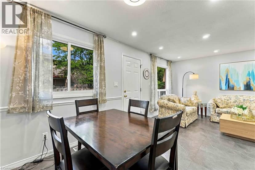 899 STONE CHURCH Road E Unit# 4 — photo 12 of 28