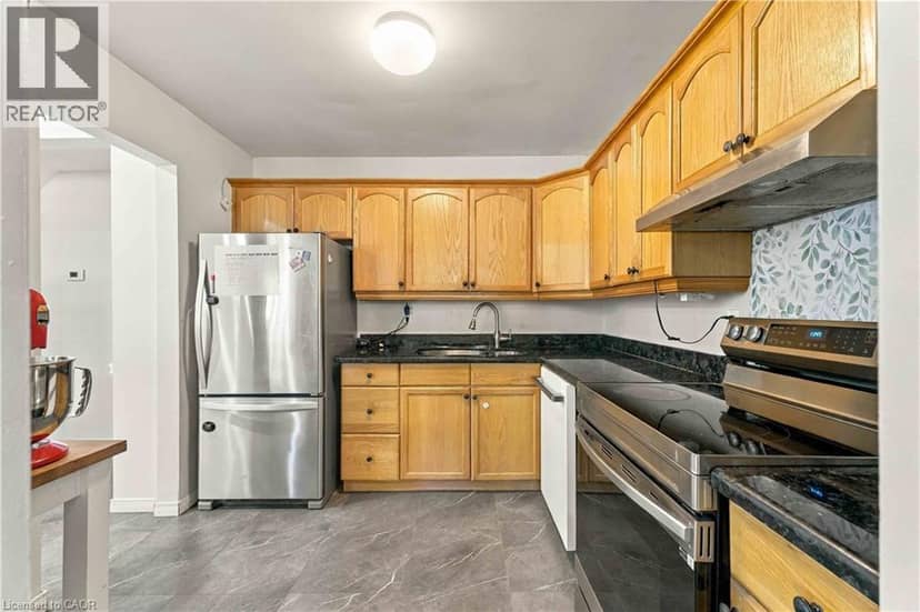 899 STONE CHURCH Road E Unit# 4 — photo 9 of 28