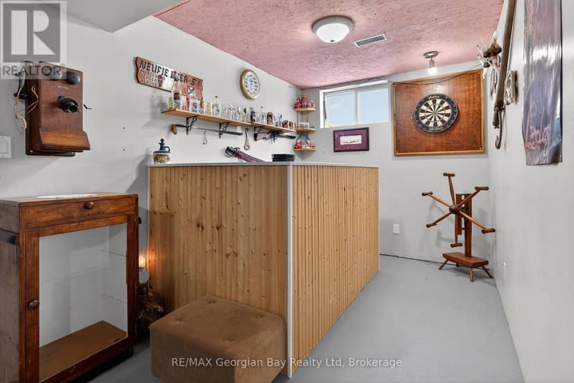 5 Easton Avenue — photo 20 of 34