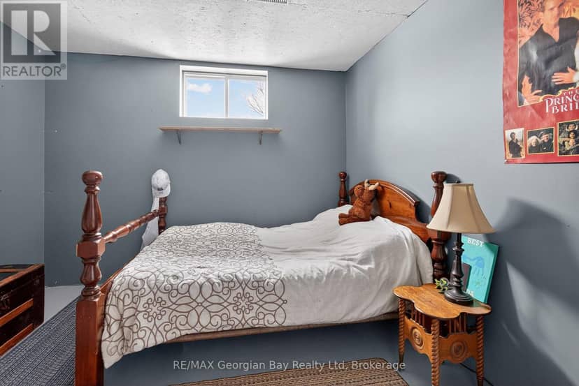 5 Easton Avenue — photo 21 of 34
