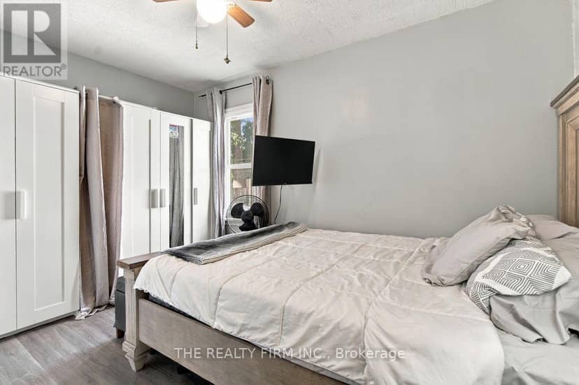 211 Highbury Avenue N — photo 23 of 40