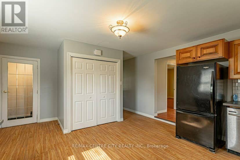 4526 Wonderland Road S — photo 16 of 40