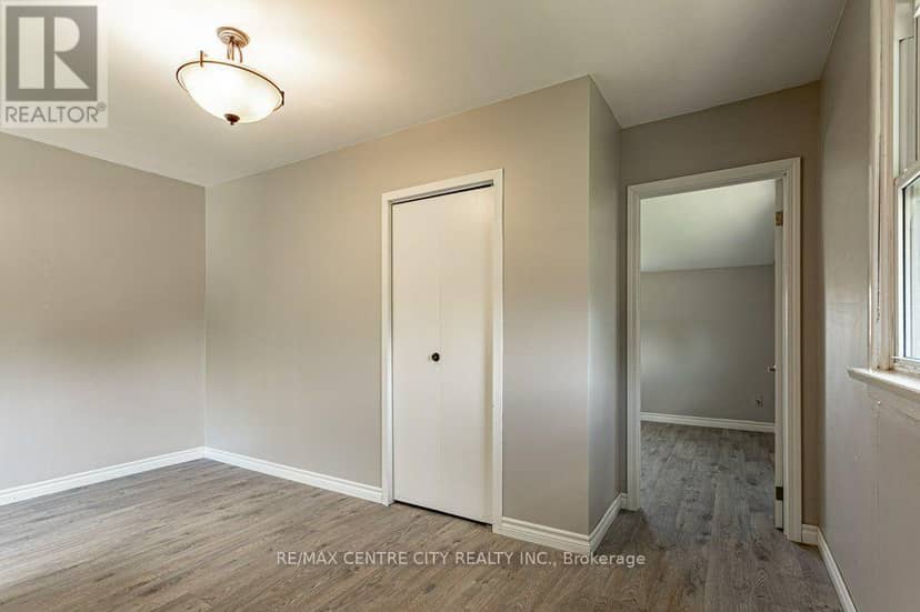 4526 Wonderland Road S — photo 17 of 40