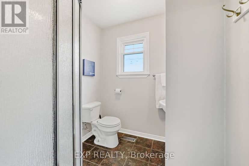312 Walnut Street W — photo 19 of 40