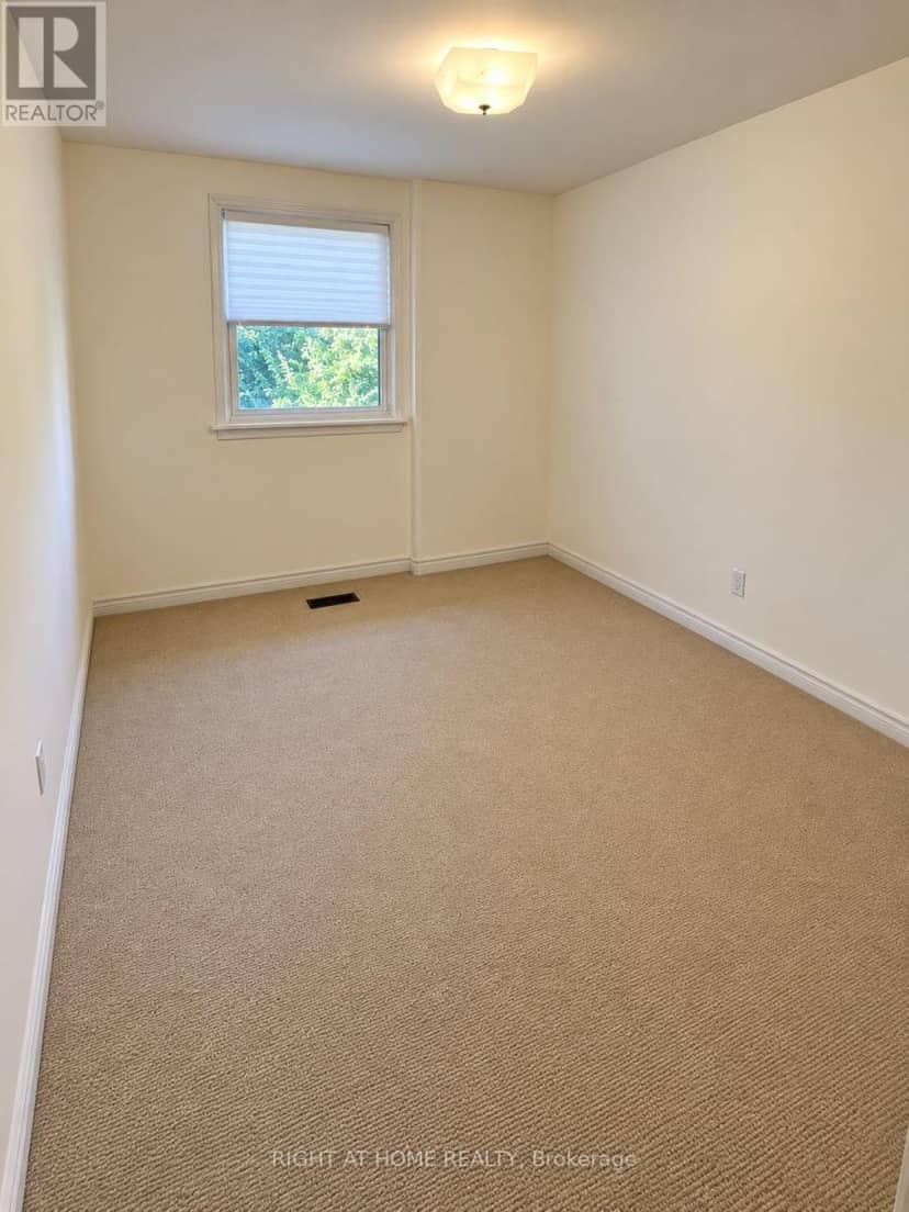 223 Ellendale Drive, Toronto, photo 8
