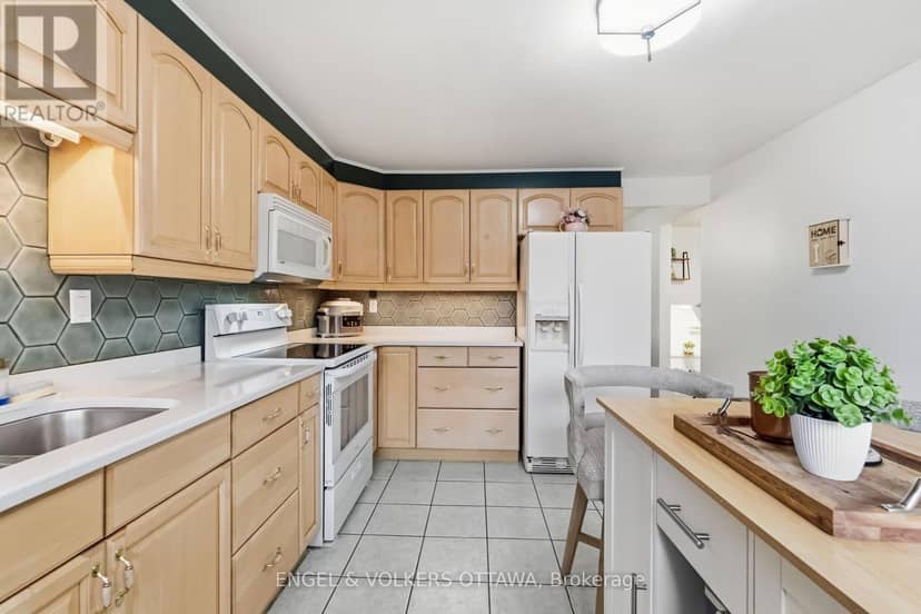 18 - 2 Bertona Street — photo 19 of 40