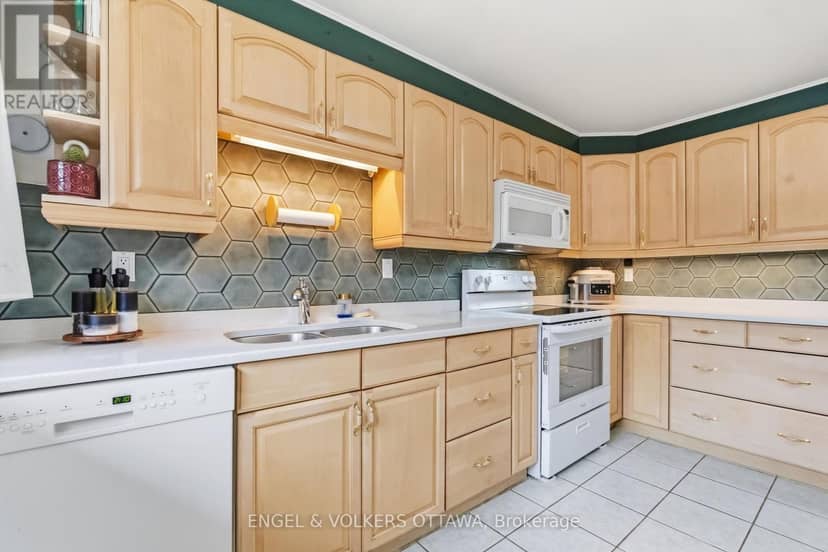 18 - 2 Bertona Street — photo 20 of 40
