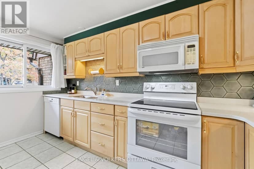 18 - 2 Bertona Street — photo 22 of 40