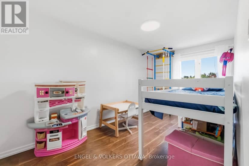 18 - 2 Bertona Street — photo 30 of 40