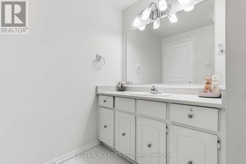18 - 2 Bertona Street — photo 33 of 40