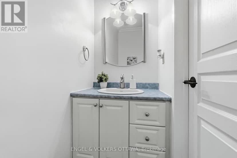 18 - 2 Bertona Street — photo 34 of 40