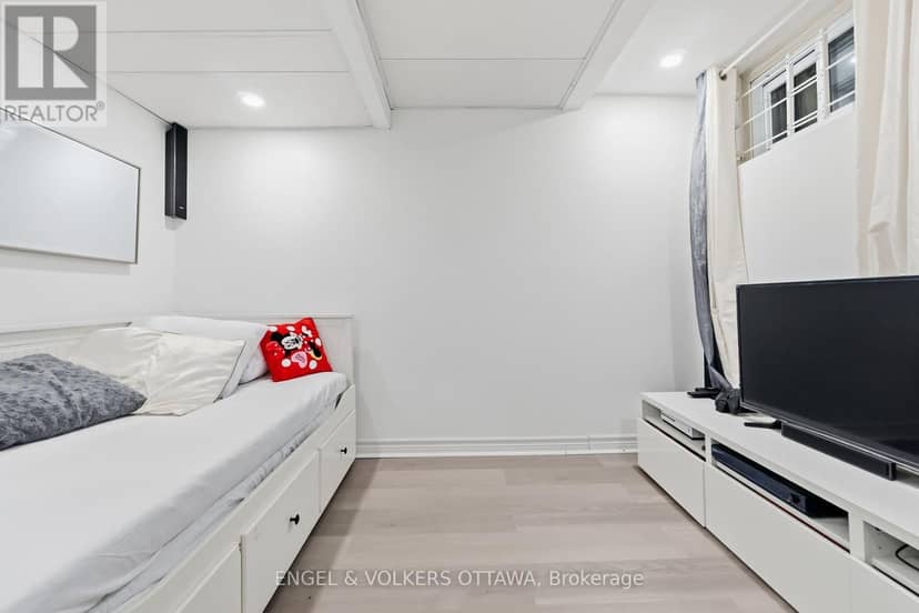 18 - 2 Bertona Street — photo 39 of 40