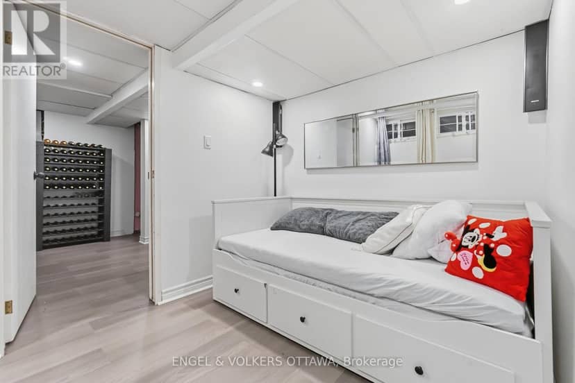 18 - 2 Bertona Street — photo 40 of 40