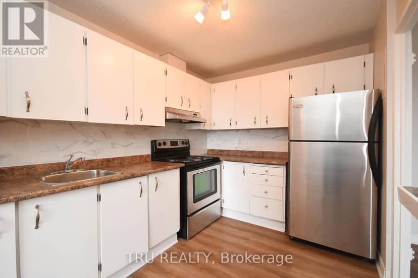 807 - 1505 Baseline Road — photo 13 of 39
