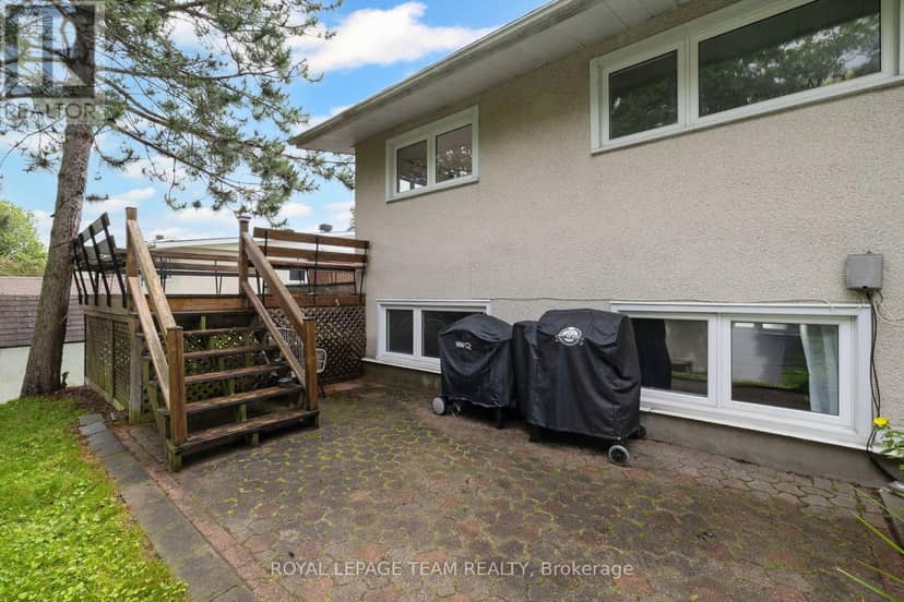 40 Woodmount Crescent — photo 30 of 33