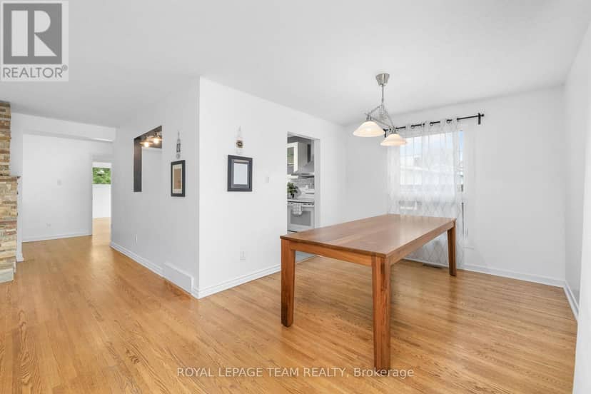 40 Woodmount Crescent — photo 9 of 33