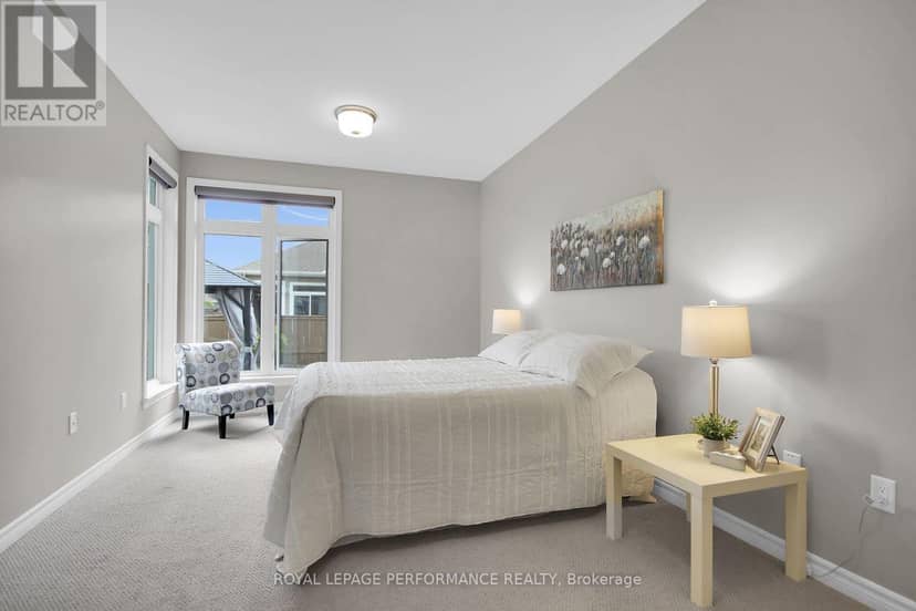 522 Silverbell Crescent — photo 18 of 37