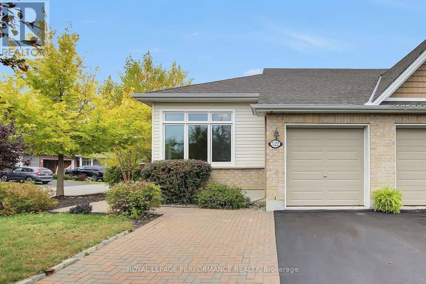 522 Silverbell Crescent — photo 3 of 37