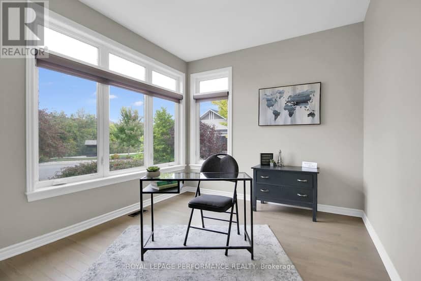 522 Silverbell Crescent — photo 7 of 37
