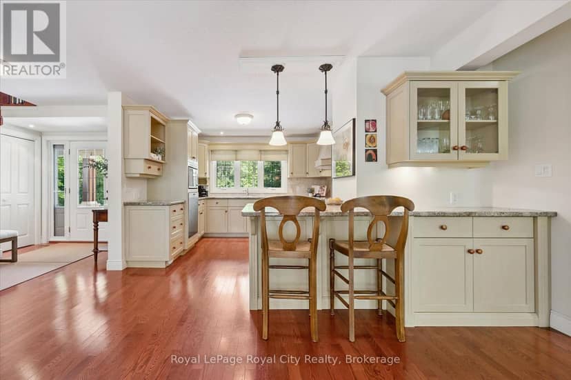 135 Hume Road — photo 14 of 40