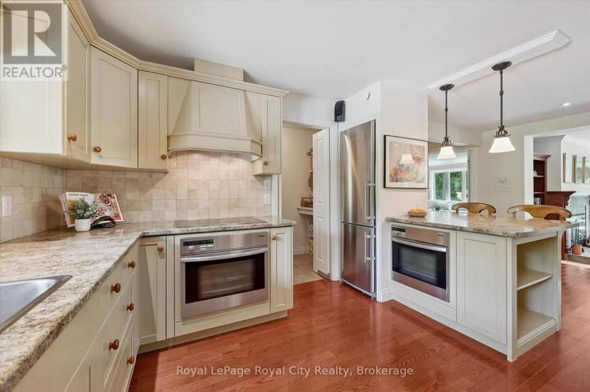 135 Hume Road — photo 17 of 40