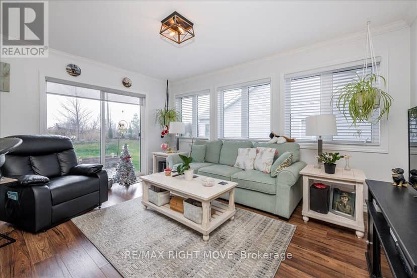 1 Sinclair Crescent — photo 13 of 31