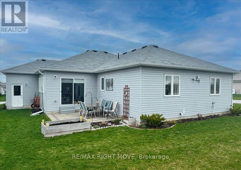1 Sinclair Crescent — photo 25 of 31