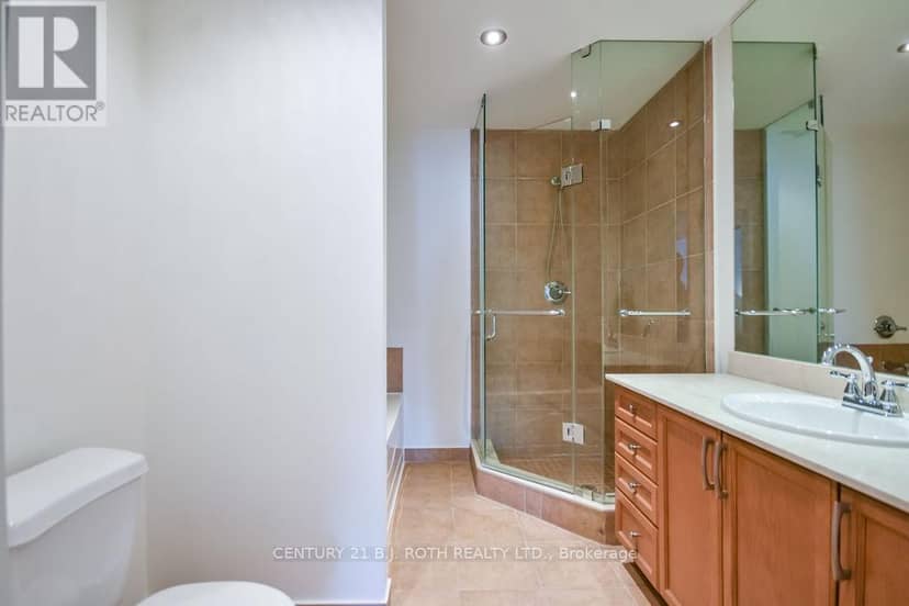 1505 - 37 Ellen Street — photo 18 of 32