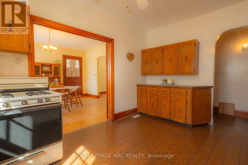 56 Lyons Avenue — photo 11 of 33