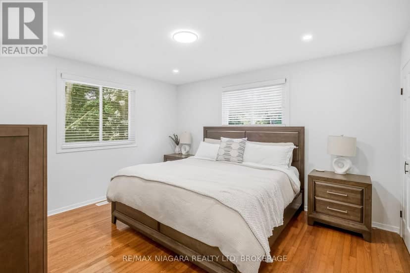 25 Berkhout Terrace — photo 20 of 40