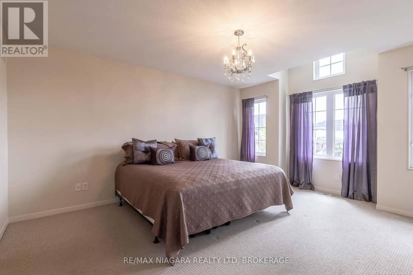 8625 Upper Canada Drive — photo 17 of 29