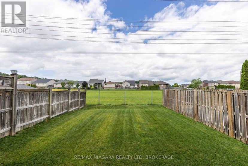 8625 Upper Canada Drive — photo 22 of 29