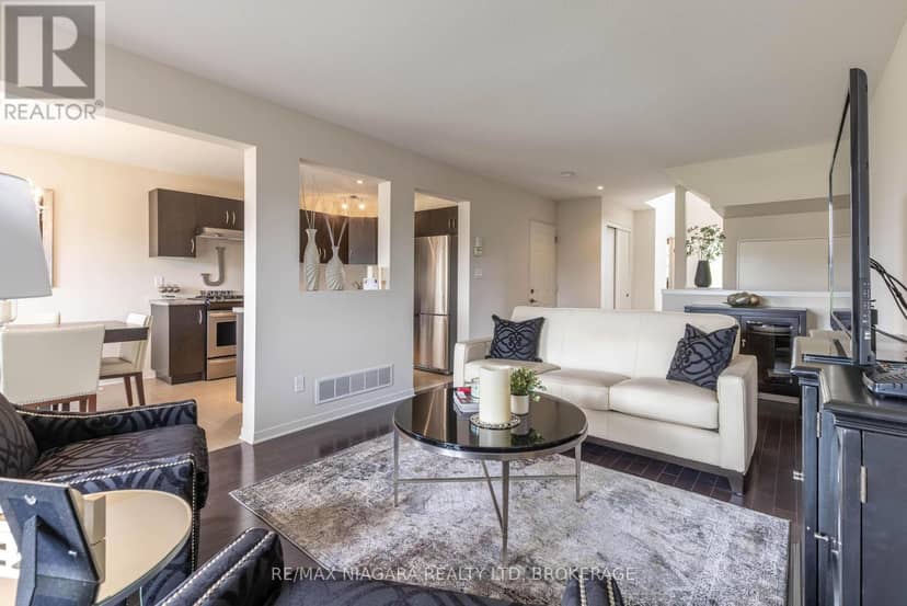 8625 Upper Canada Drive, Niagara Falls, photo 6