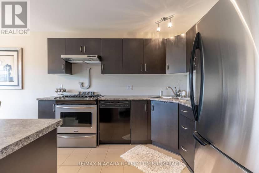 8625 Upper Canada Drive, Niagara Falls, photo 8