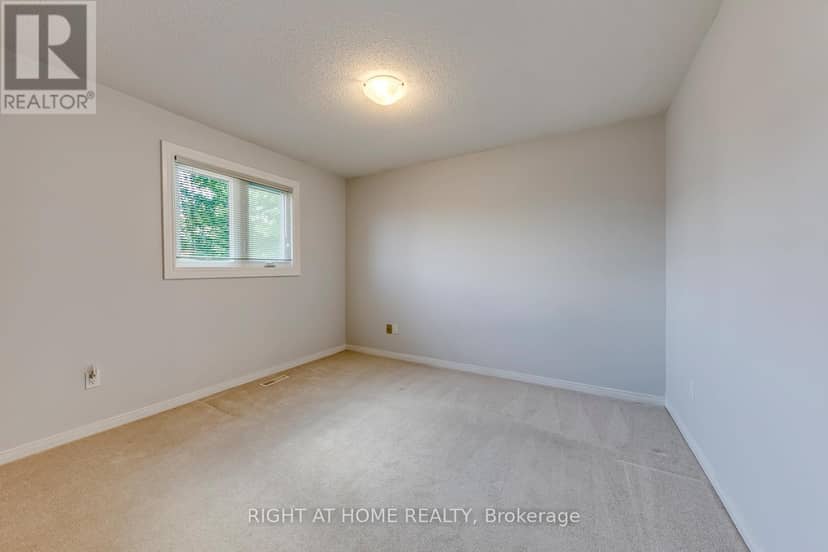 17 Nickel Crescent — photo 26 of 38