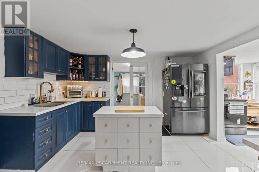 4774 Saint Clair Avenue — photo 11 of 29