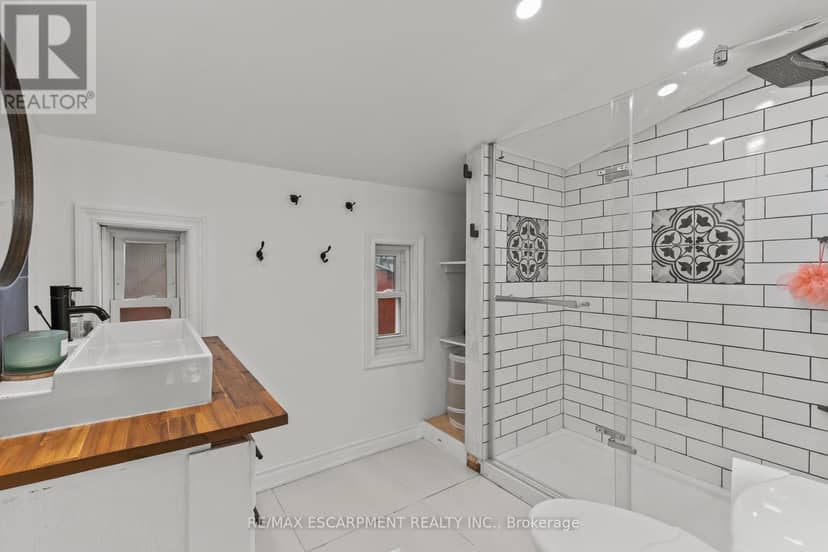 4774 Saint Clair Avenue — photo 17 of 29