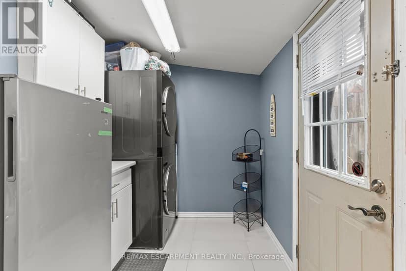 4774 Saint Clair Avenue — photo 19 of 29