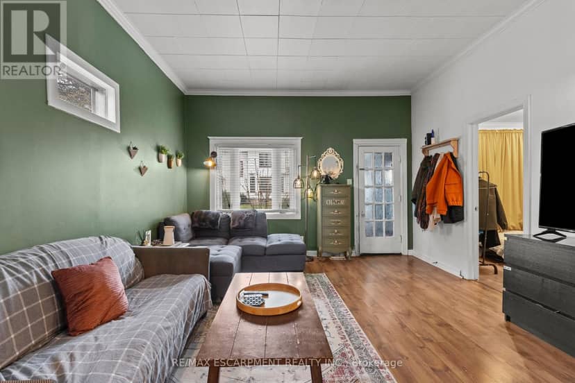 4774 Saint Clair Avenue — photo 4 of 29