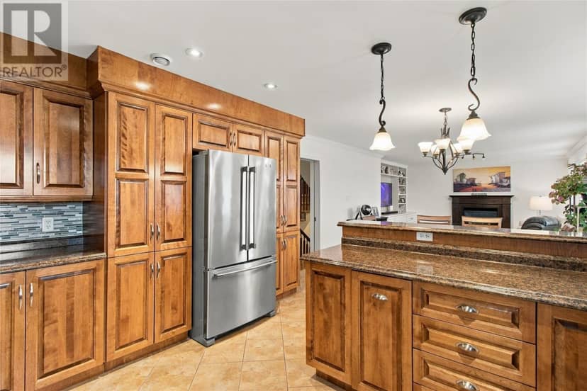 23 Hollyberry Drive — photo 11 of 40