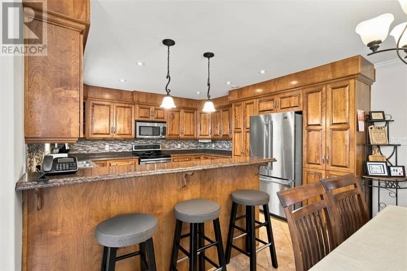 23 Hollyberry Drive — photo 14 of 40