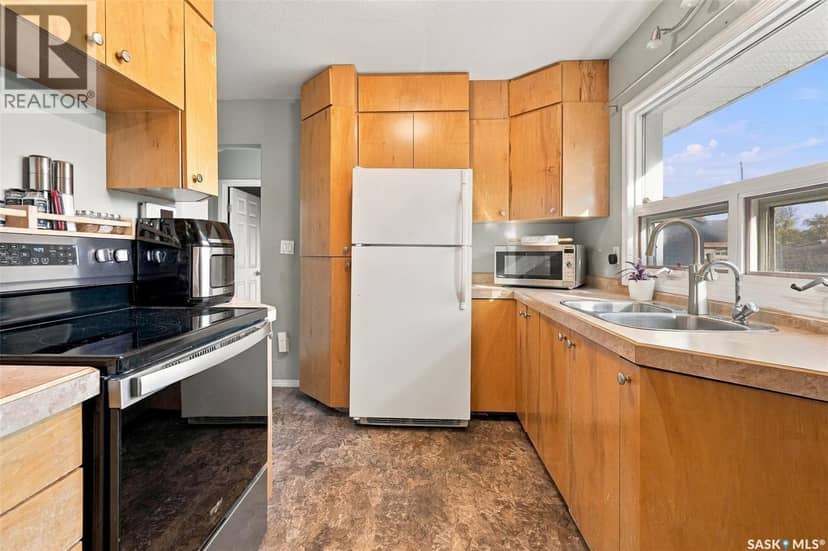 2451 Francis Street — photo 17 of 40