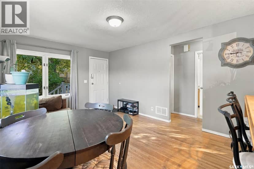 2451 Francis Street, Regina, photo 2