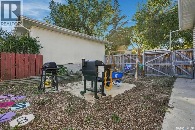 2451 Francis Street — photo 37 of 40